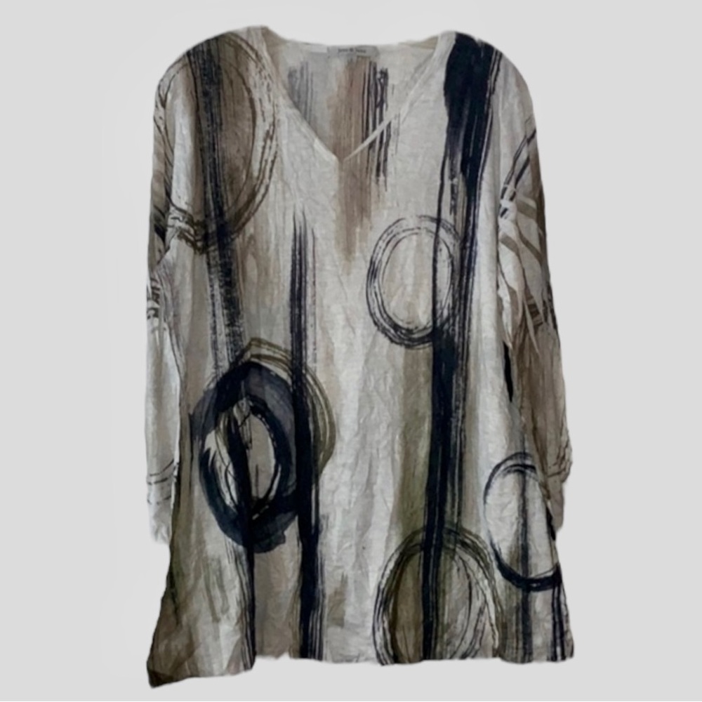 Relaxed V-Neck Brushstroke Tunic in Beige, Black & Olive